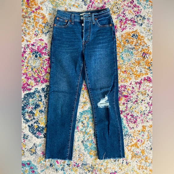 Levi Wedgie Straight Jeans - Picture 1 of 3